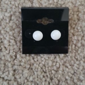 NWOT faux pearl earrings